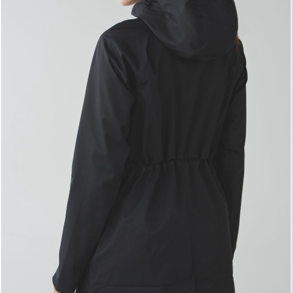Lululemon Definitely Raining Jacket
Black 2️⃣ - Picture 2 of 12